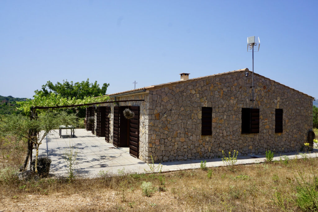 Moderne Finca in Alleinlage