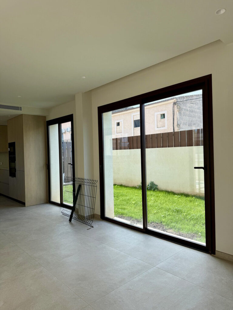 Blick in den Garten vom Eckhaus