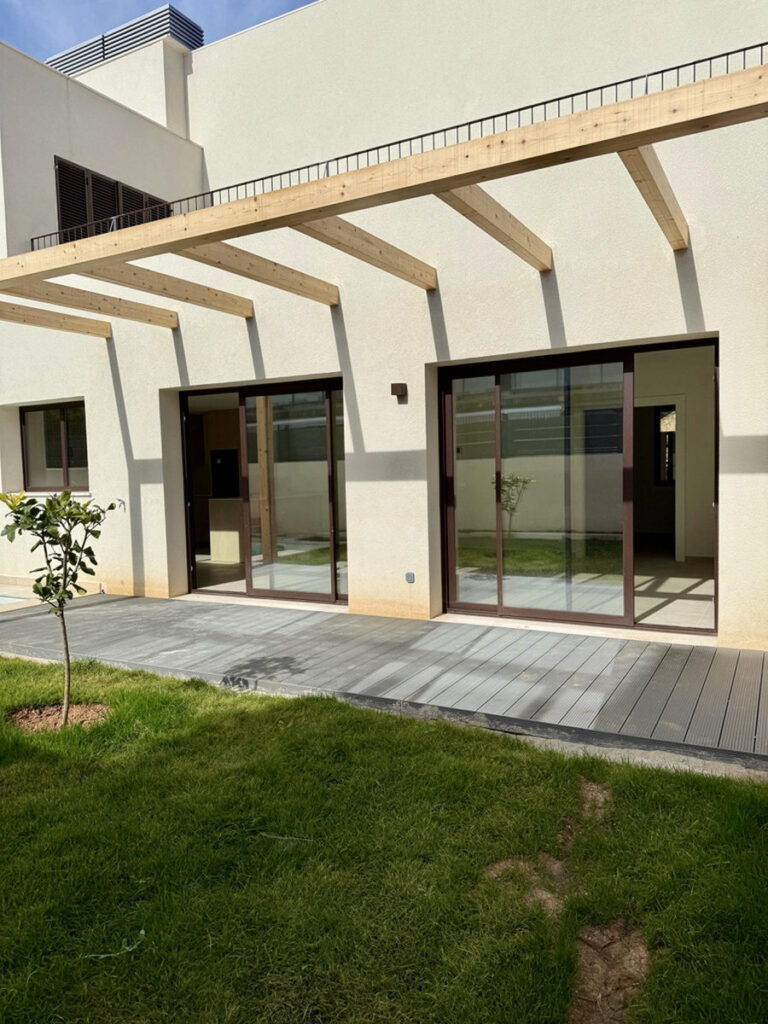 Terrasse mit Pergola