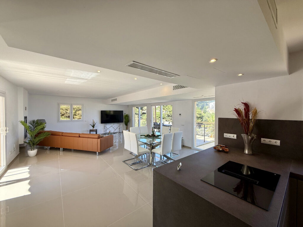Offene Designerküche in einer Villa zum Verkauf auf Mallorca