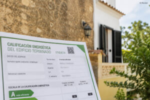 Der Energieausweis, das Certificado de Eficiencia Energética (CEE) ist auf Mallorca beim Kauf oder Verkauf einer Immobilie verpflichtend 