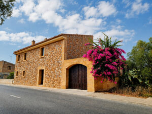 Typisch mallorquinischen Stadthaus in Son Carrió an der Ostküste von Mallorca