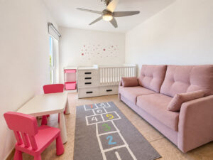 Kinderzimmer oder Büro in der Penthouse Wohnung in Cala Mandia in Mallorca