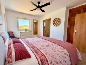 Master Bedroom mit Einbauschrank - Wohnung zum kaufen in Cala Mandia Mallorca